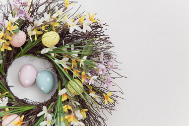 Festivals, Religious, Easter, Floral wreath decorated with colourful eggs. Decorations
