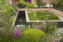 Chelsea Flower Show 2013, Brewin Dolphin garden, Designer Robert Myers. Gold medal