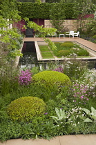 Chelsea Flower Show 2013, Brewin Dolphin garden, Designer Robert Myers. Gold medal