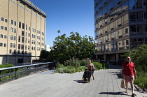 USA, New York State, New York City, Manhattan, The High Line public park on disused elevated railway track in the meat packing district. USA, New York State, New York City.