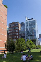 USA, New York State, New York City, Manhattan, The High Line public park on disused elevated railway track in the meat packing district. USA, New York State, New York City.