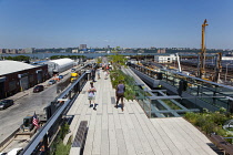 USA, New York State, New York City, Manhattan, The High Line public park on disused elevated railway track in the meat packing district. USA, New York State, New York City.